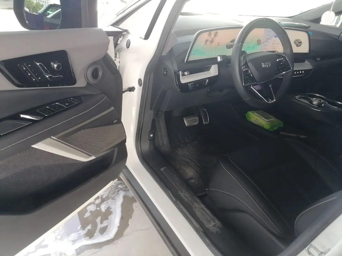 Cadillac OPTIQ 2024 Four-Wheel Drive Long-Range Version — миниатюра 18