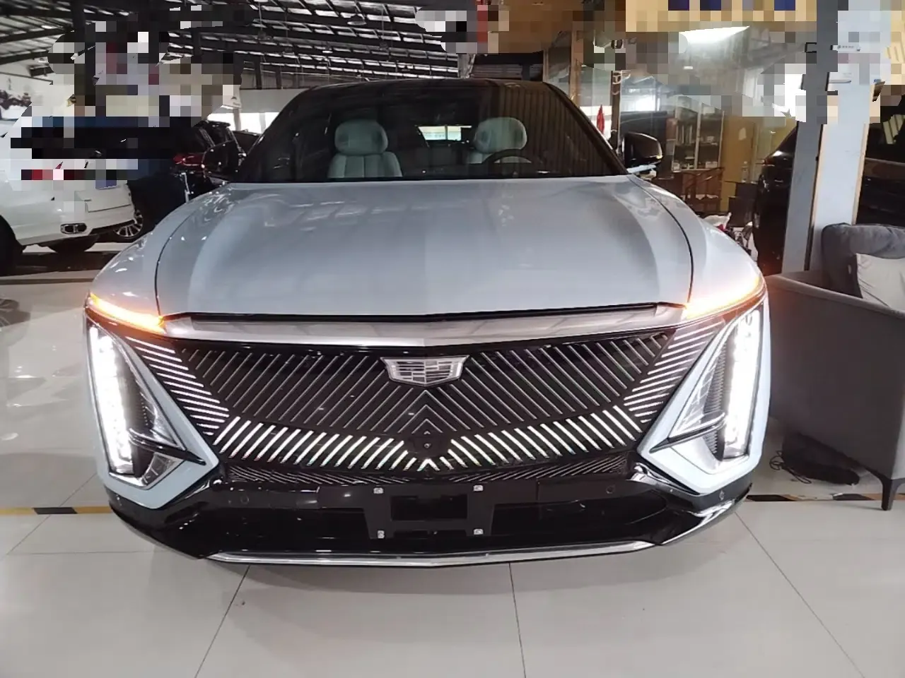 Cadillac LYRIQ 2022 Rear-Drive Long-Range Luxury Edition — миниатюра 2