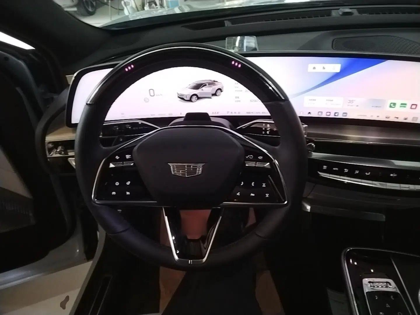 Cadillac LYRIQ 2022 Rear-Drive Long-Range Luxury Edition — миниатюра 13