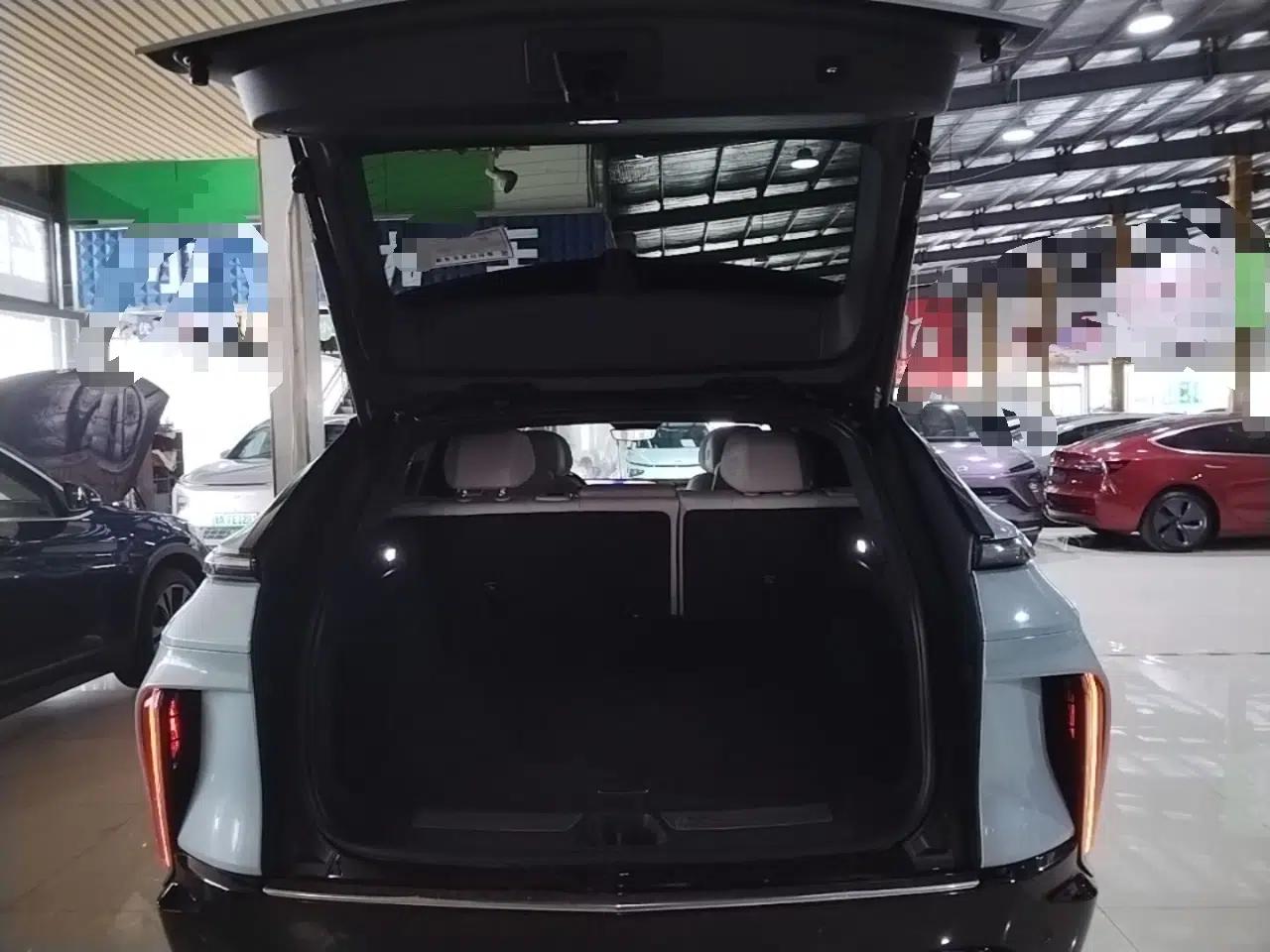 Cadillac LYRIQ 2022 Rear-Drive Long-Range Luxury Edition — миниатюра 22