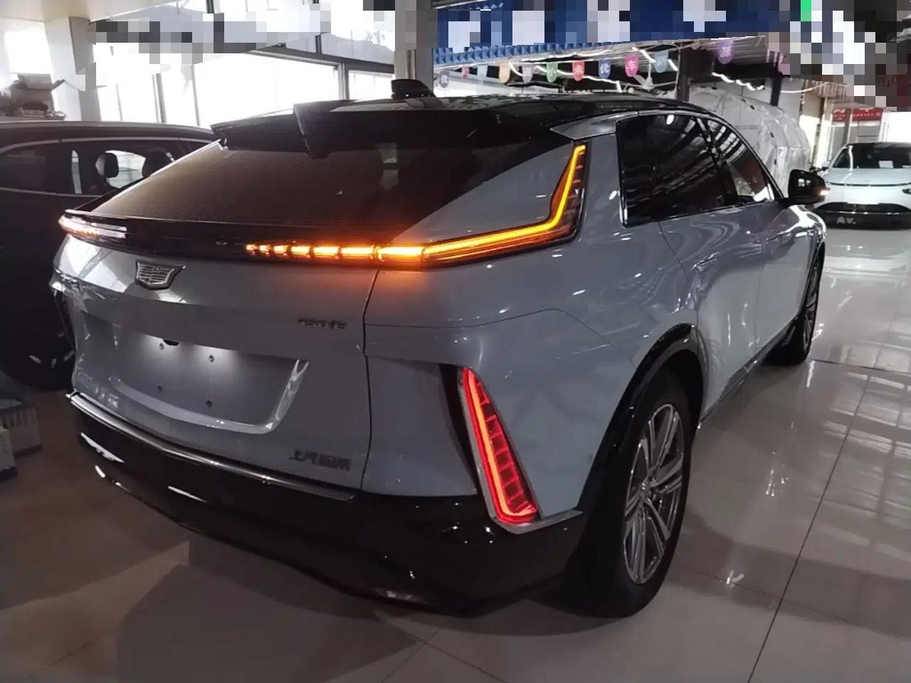 Cadillac LYRIQ 2022 Rear-Drive Long-Range Luxury Edition — миниатюра 6