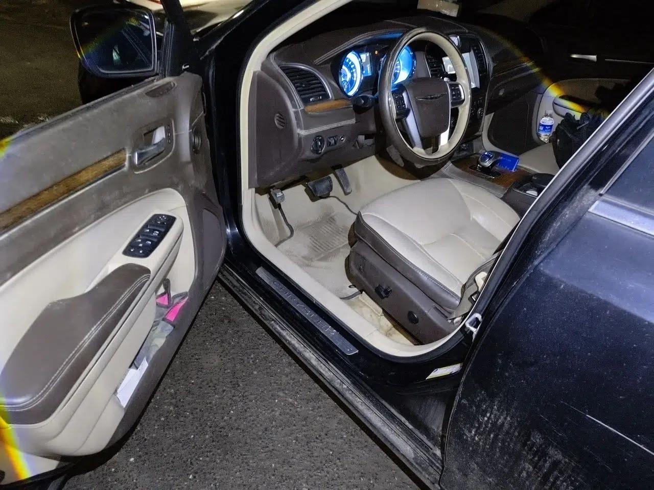 Chrysler 300C 2013 3.6L Prestige Edition — миниатюра 16