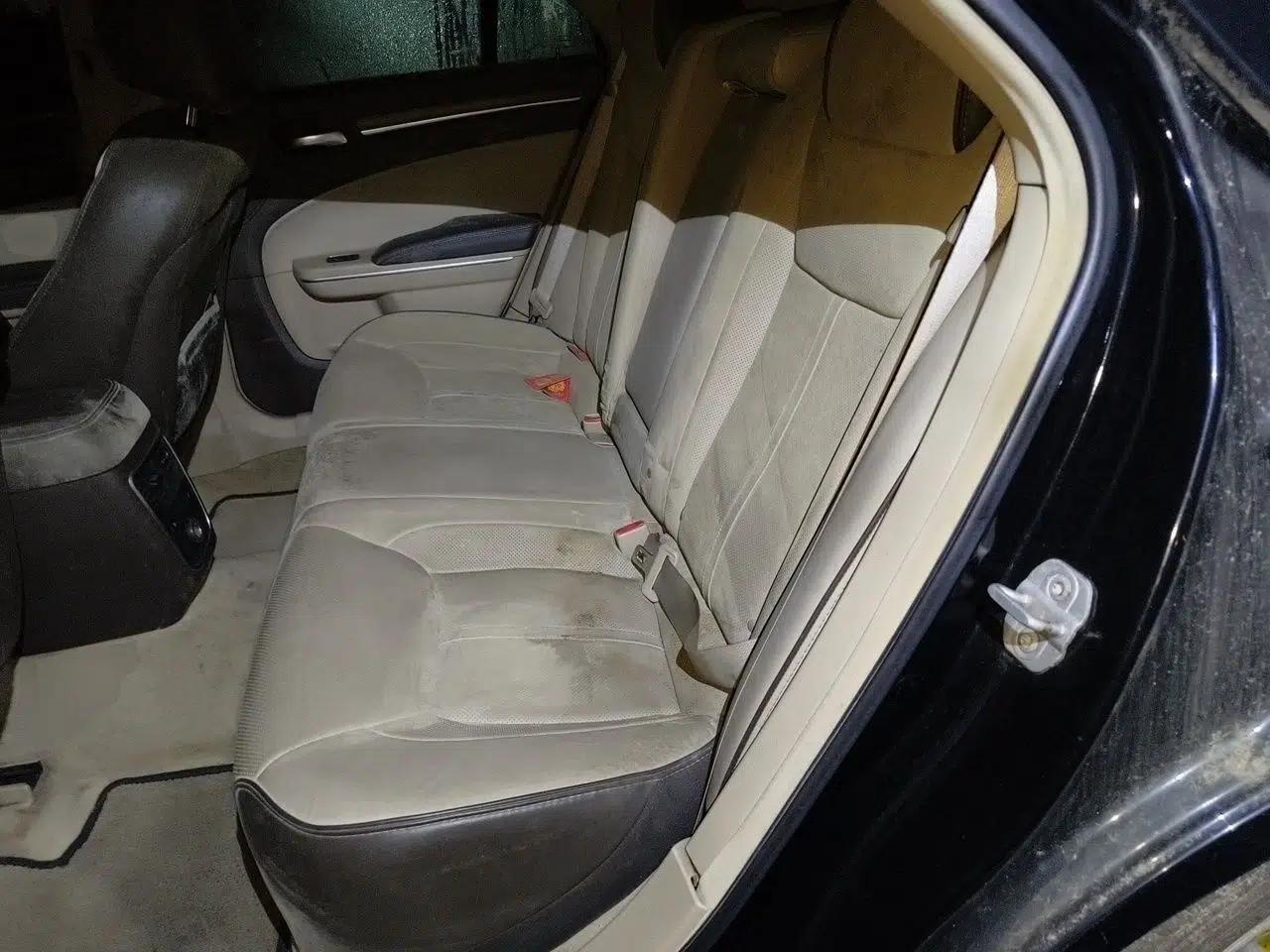 Chrysler 300C 2013 3.6L Prestige Edition — миниатюра 17