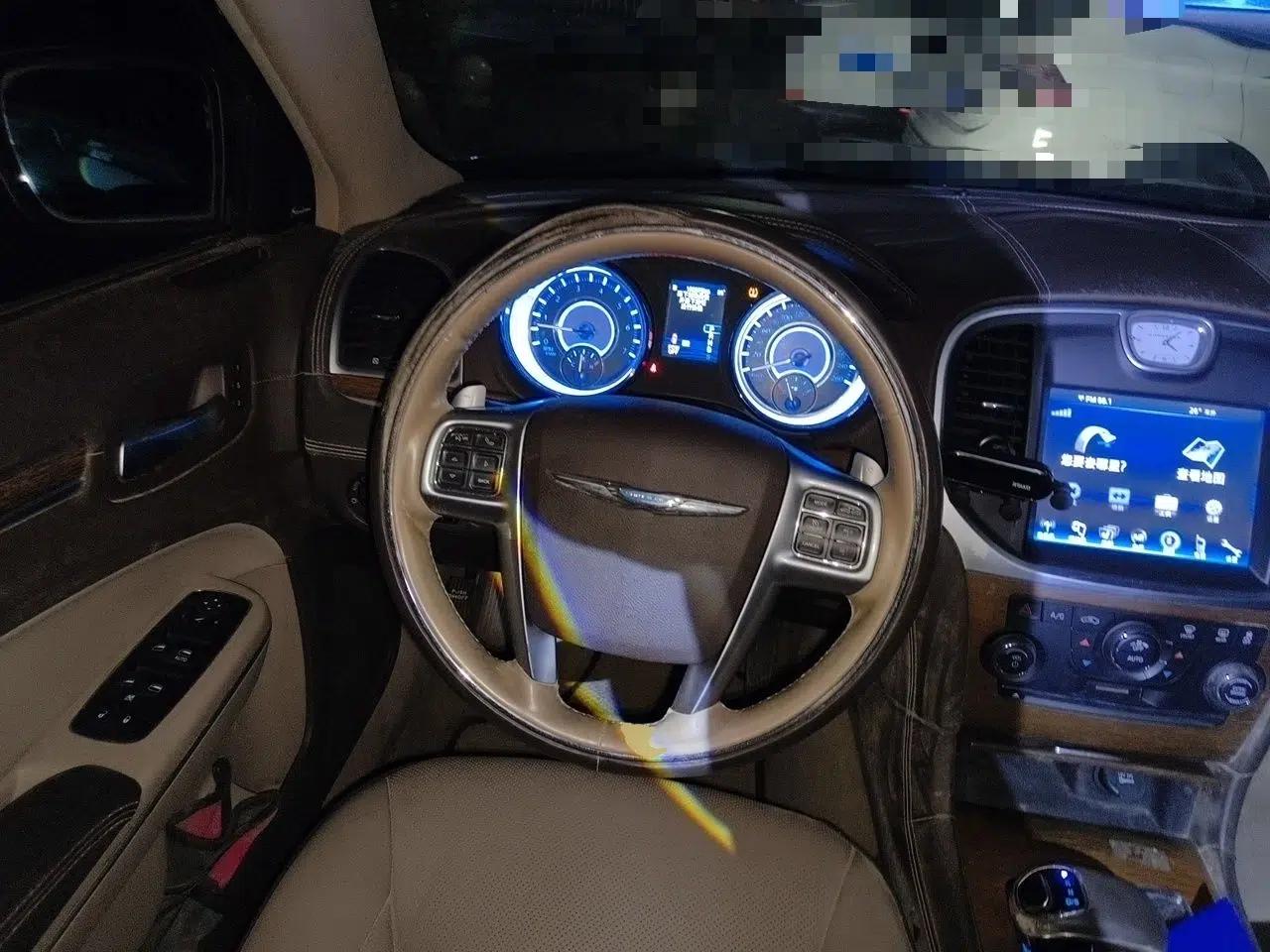 Chrysler 300C 2013 3.6L Prestige Edition — миниатюра 10
