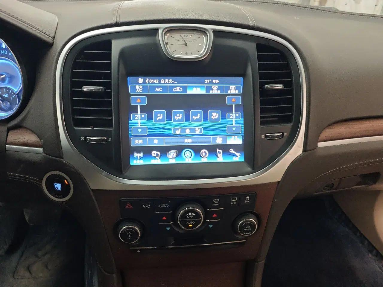 Chrysler 300C 2014 3.0L Excellence Edition — миниатюра 13