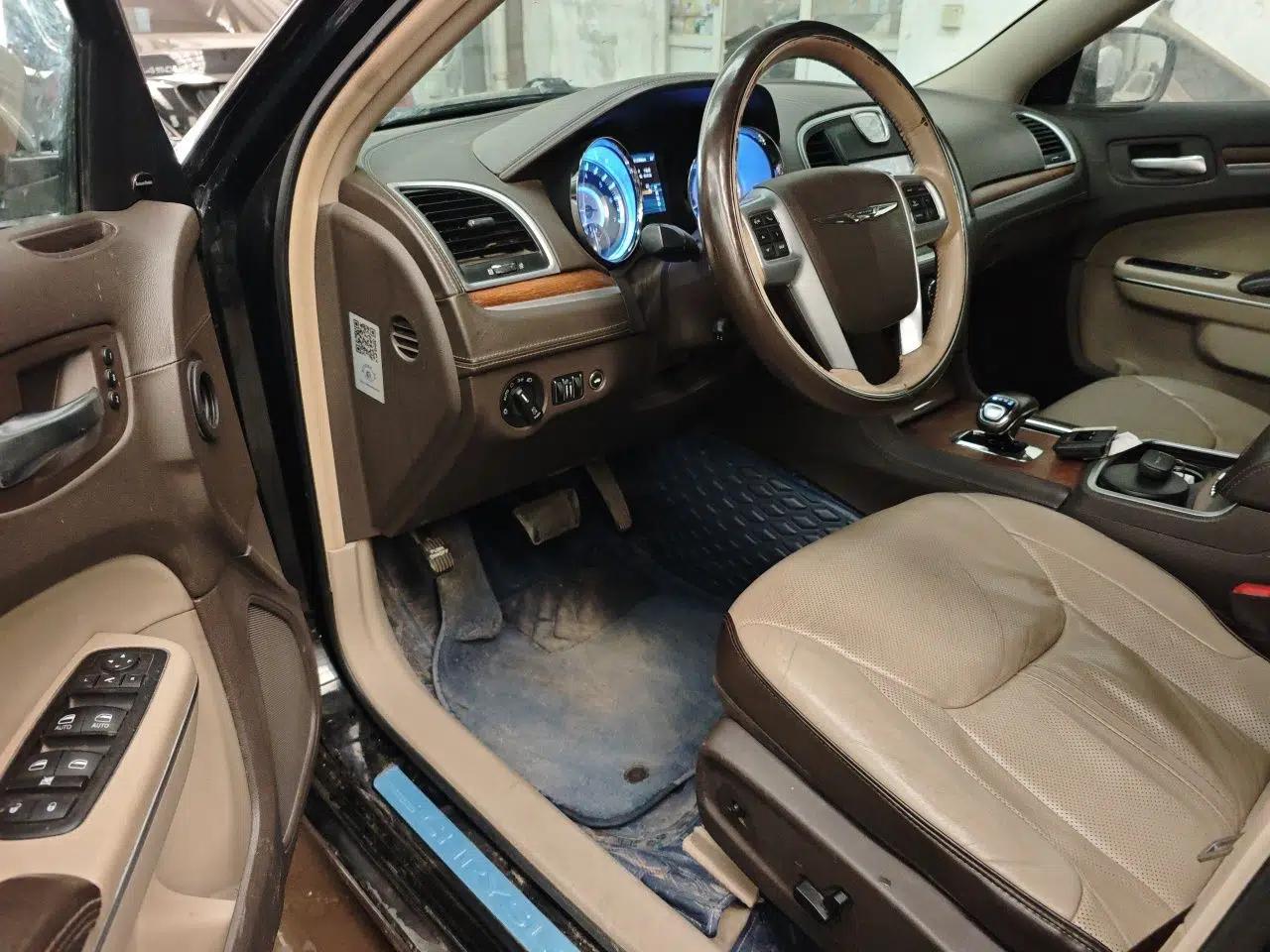 Chrysler 300C 2014 3.0L Excellence Edition — миниатюра 16