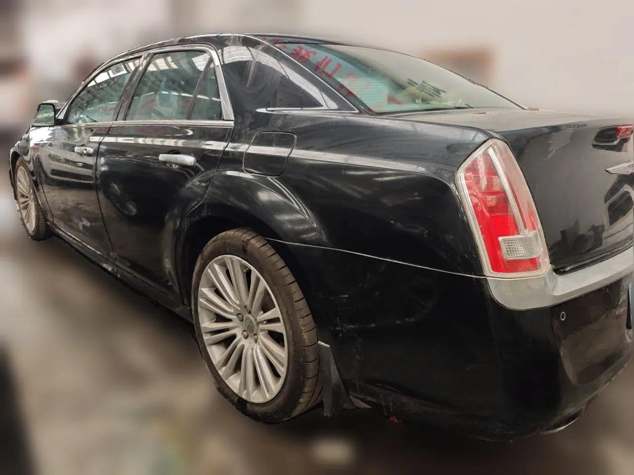 Chrysler 300C 2014 3.0L Excellence Edition — миниатюра 4