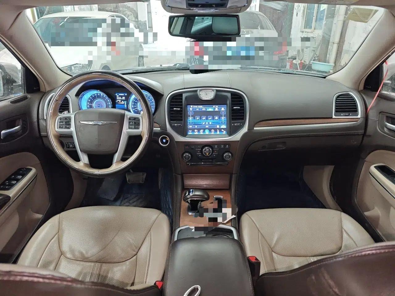 Chrysler 300C 2014 3.0L Excellence Edition — миниатюра 9