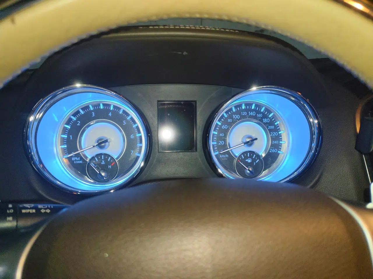 Chrysler 300C 2014 3.0L Excellence Edition — миниатюра 11