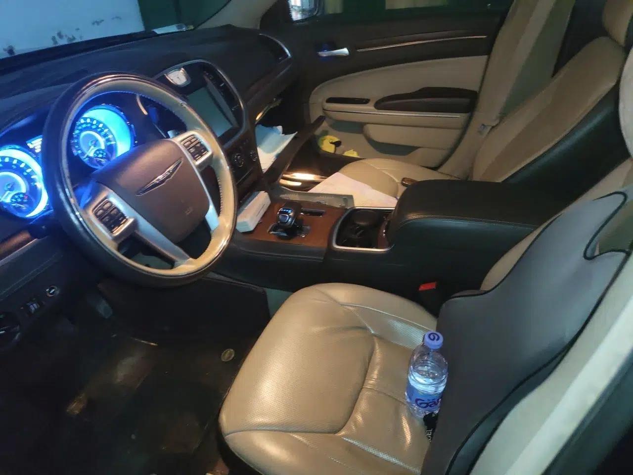 Chrysler 300C 2014 3.0L Excellence Edition — миниатюра 15
