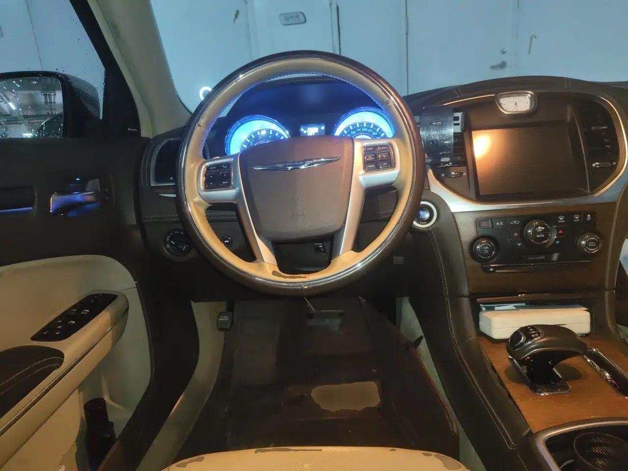 Chrysler 300C 2014 3.0L Excellence Edition — миниатюра 10