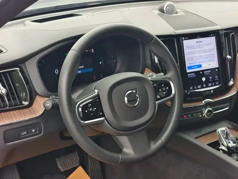 2023 Volvo XC60 PHEV T8 AWD Long Range Smart Luxury Edition — миниатюра 26