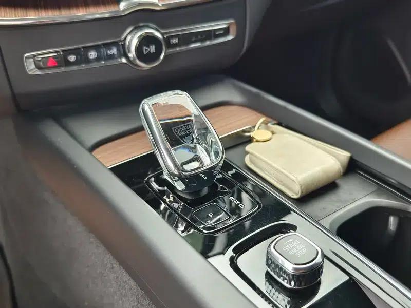 2023 Volvo XC60 PHEV T8 AWD Long Range Smart Luxury Edition — миниатюра 27