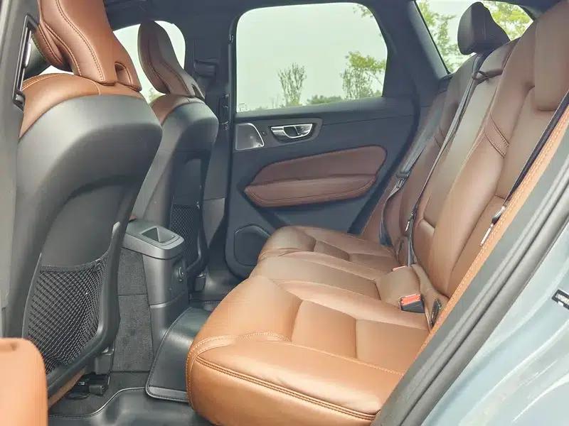 2023 Volvo XC60 PHEV T8 AWD Long Range Smart Luxury Edition — миниатюра 31