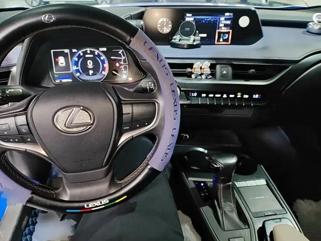 Lexus UX 2020 200 Special Edition — миниатюра 6