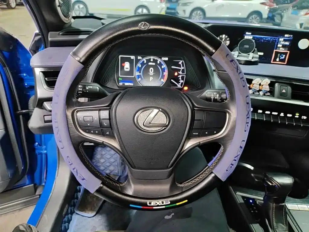 Lexus UX 2020 200 Special Edition — миниатюра 7