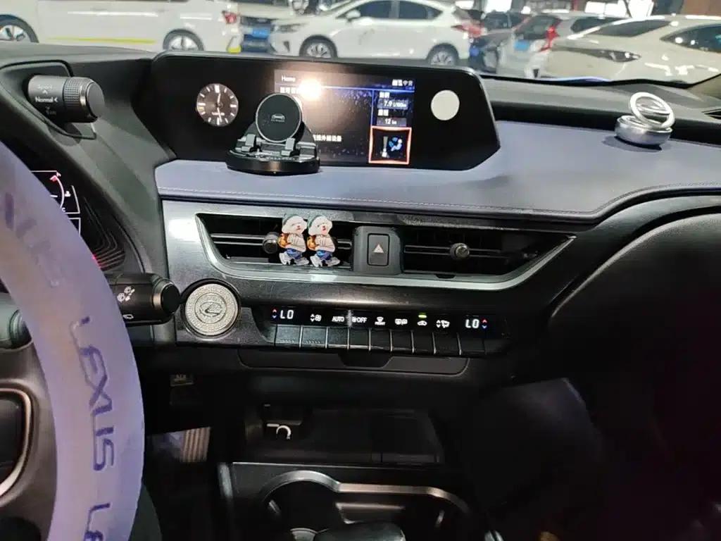 Lexus UX 2020 200 Special Edition — миниатюра 9