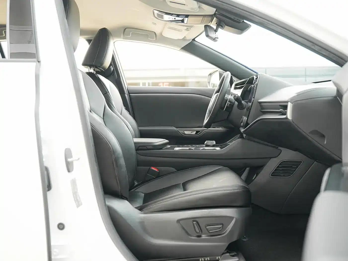 Lexus RZ 2023 450e AWD Long Range Edition — миниатюра 11