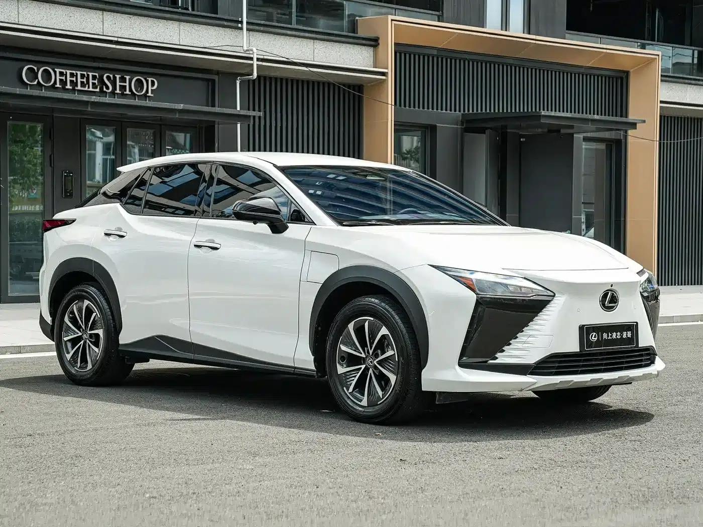 Lexus RZ 2023 450e AWD Long Range Edition — миниатюра 3