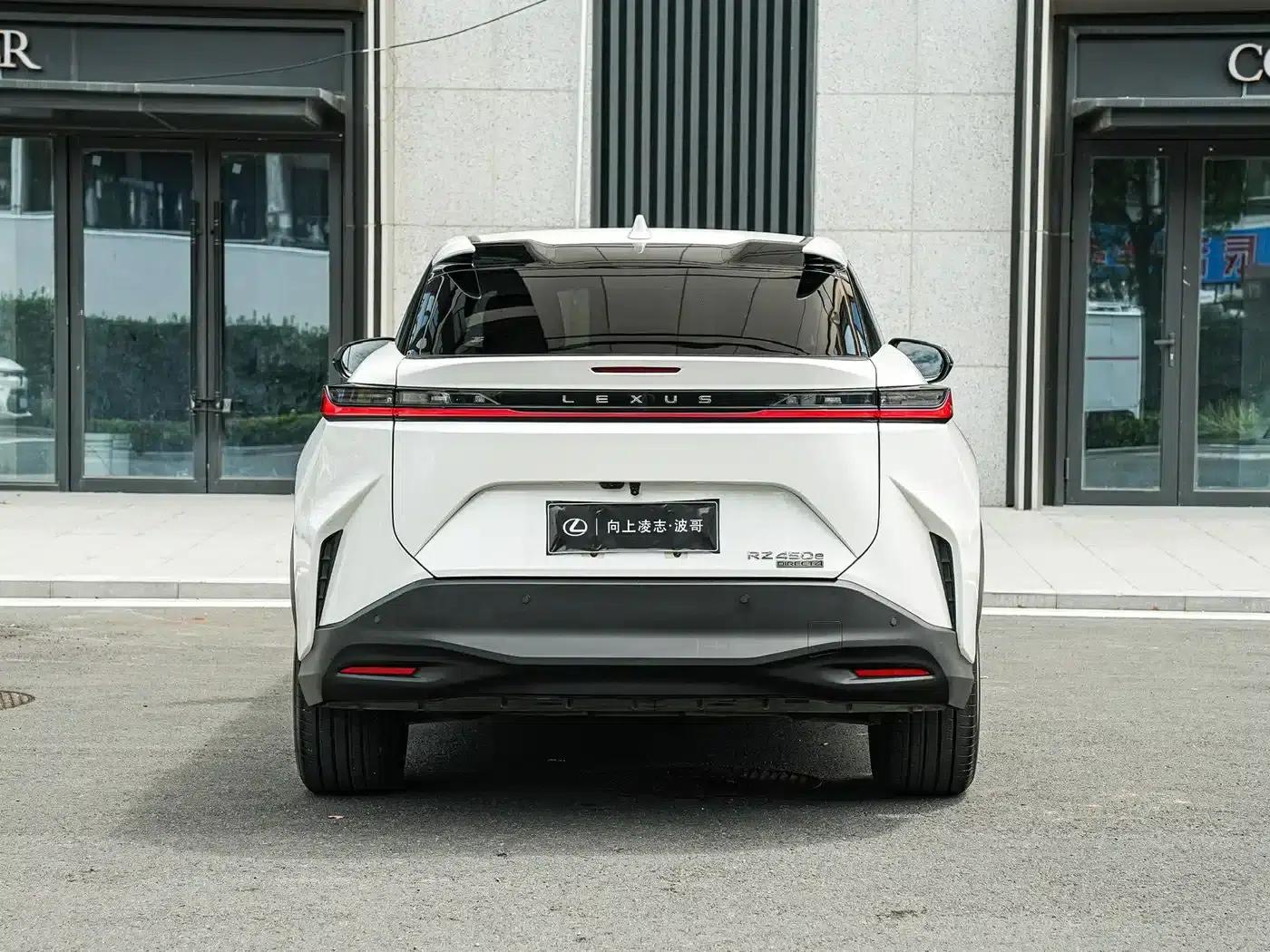 Lexus RZ 2023 450e AWD Long Range Edition — миниатюра 5