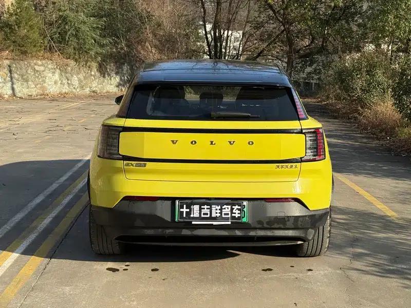 Volvo EX30 2025 Rear-Wheel Drive Long Range Ultra — миниатюра 5