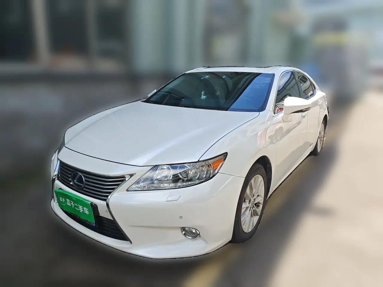 Lexus ES 2013 300h Elite Edition — миниатюра 1
