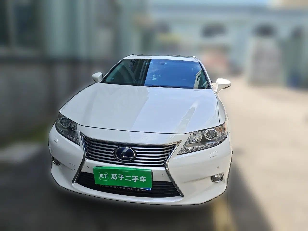 Lexus ES 2013 300h Elite Edition — миниатюра 2