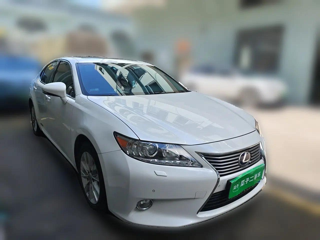 Lexus ES 2013 300h Elite Edition — миниатюра 3