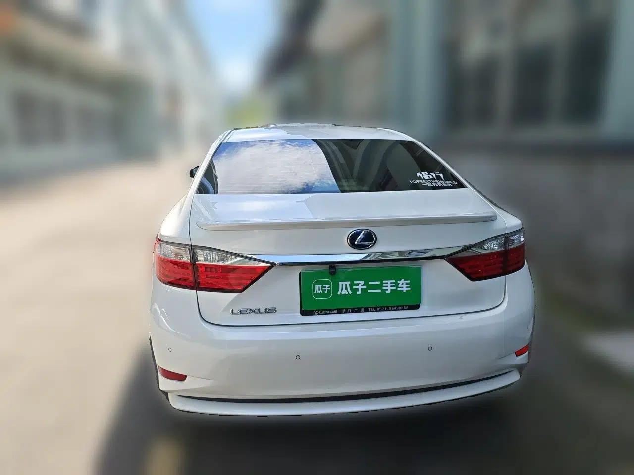 Lexus ES 2013 300h Elite Edition — миниатюра 5