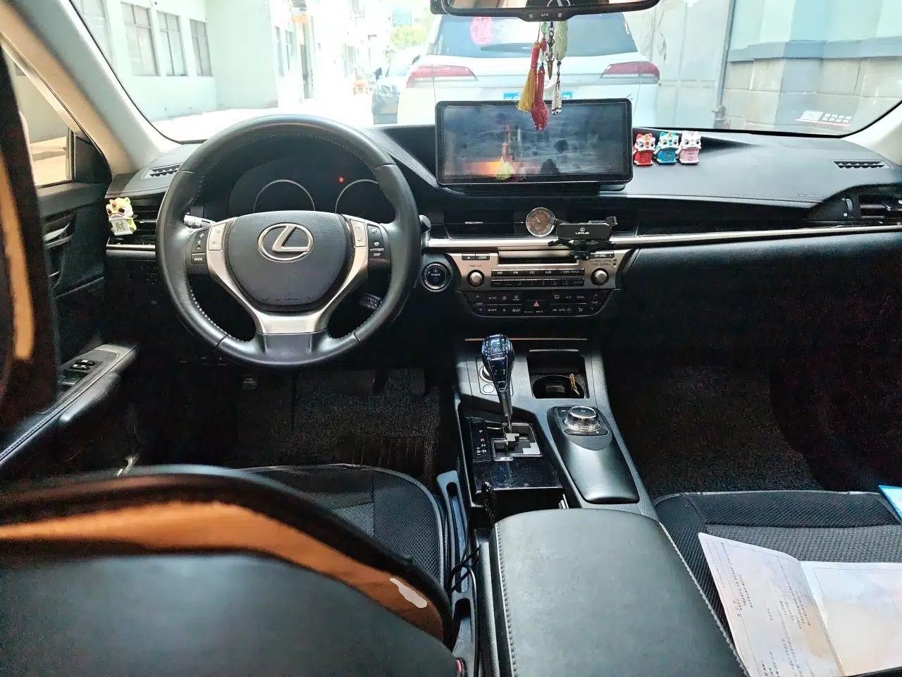Lexus ES 2013 300h Elite Edition — миниатюра 9