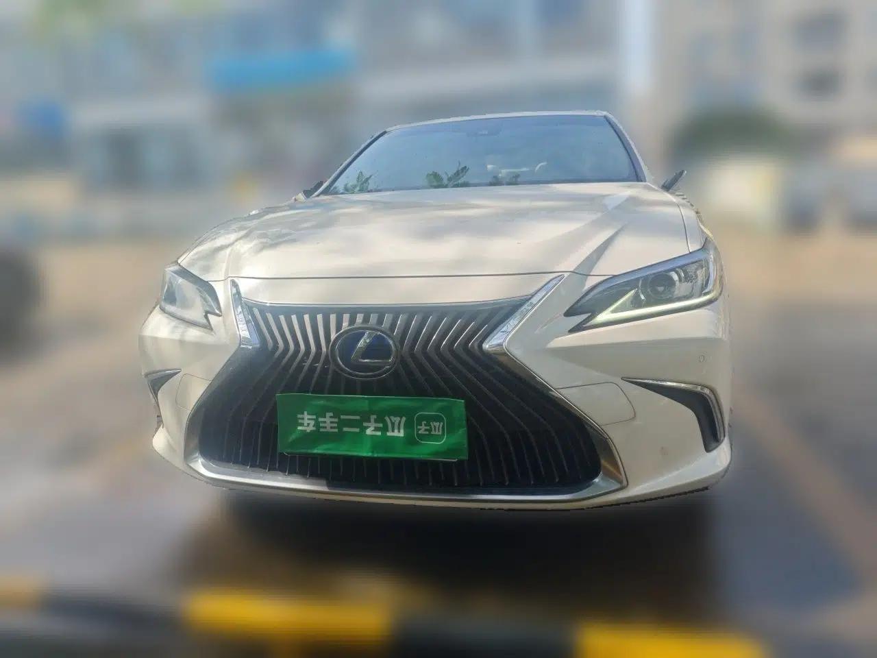 Lexus ES 2020 300h Premier Edition — миниатюра 2