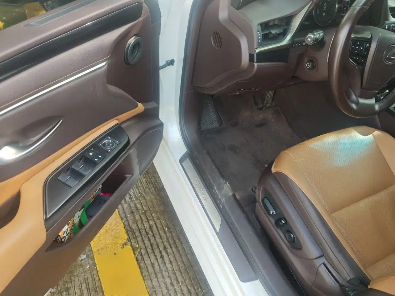 Lexus ES 2020 300h Premier Edition — миниатюра 16
