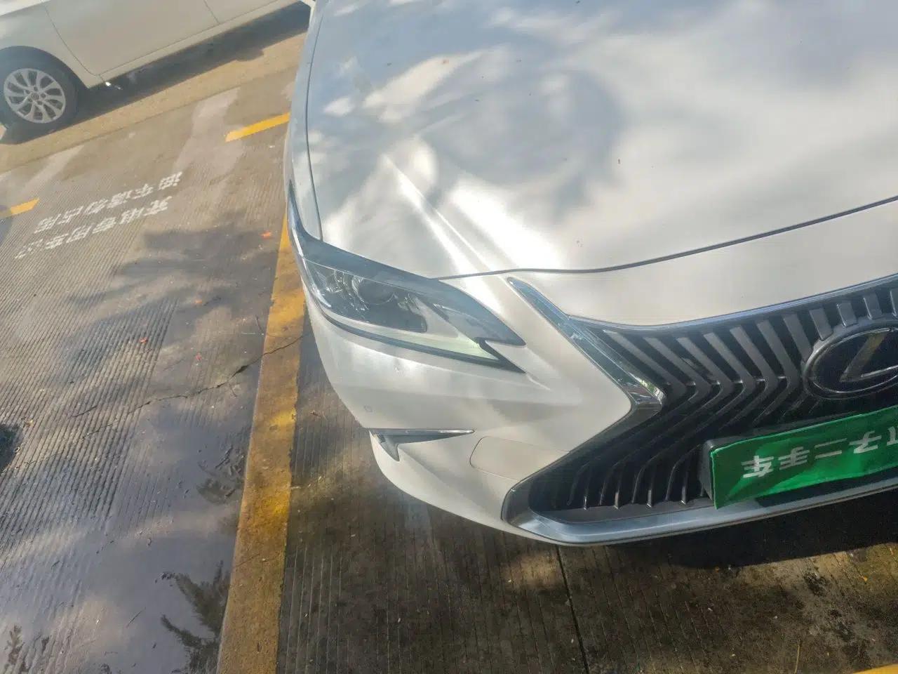 Lexus ES 2020 300h Premier Edition — миниатюра 7