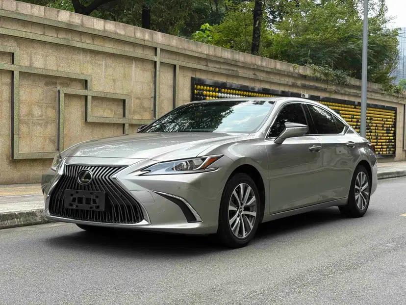 Lexus ES 2020 200 Luxury Edition — миниатюра 1