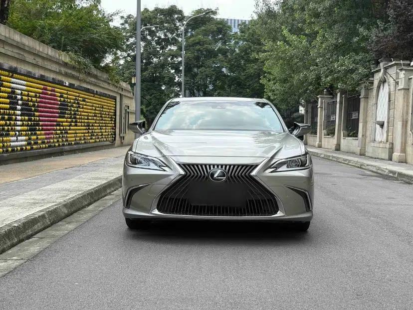 Lexus ES 2020 200 Luxury Edition — миниатюра 17