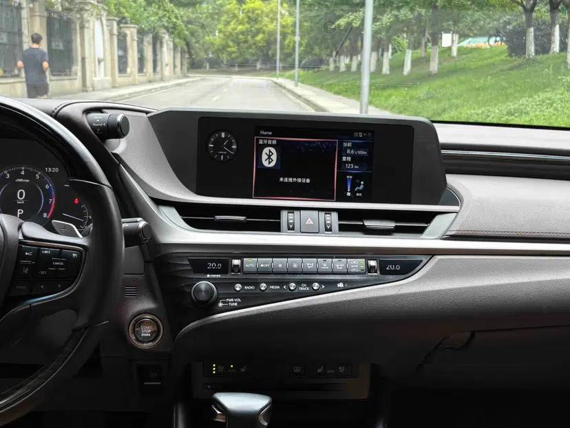 Lexus ES 2020 200 Luxury Edition — миниатюра 24
