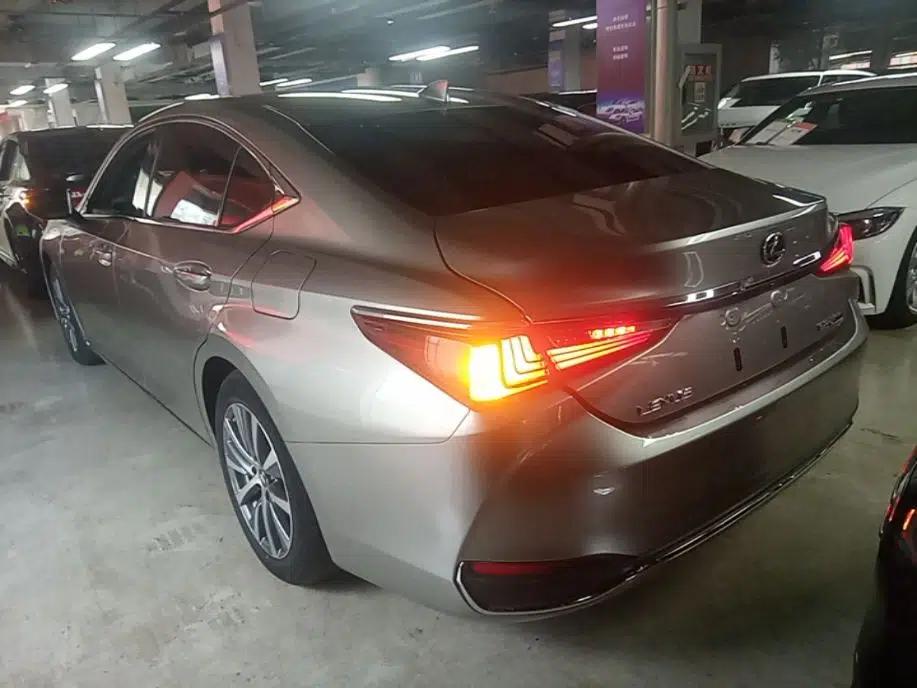 Lexus ES 2020 200 Luxury Edition — миниатюра 4