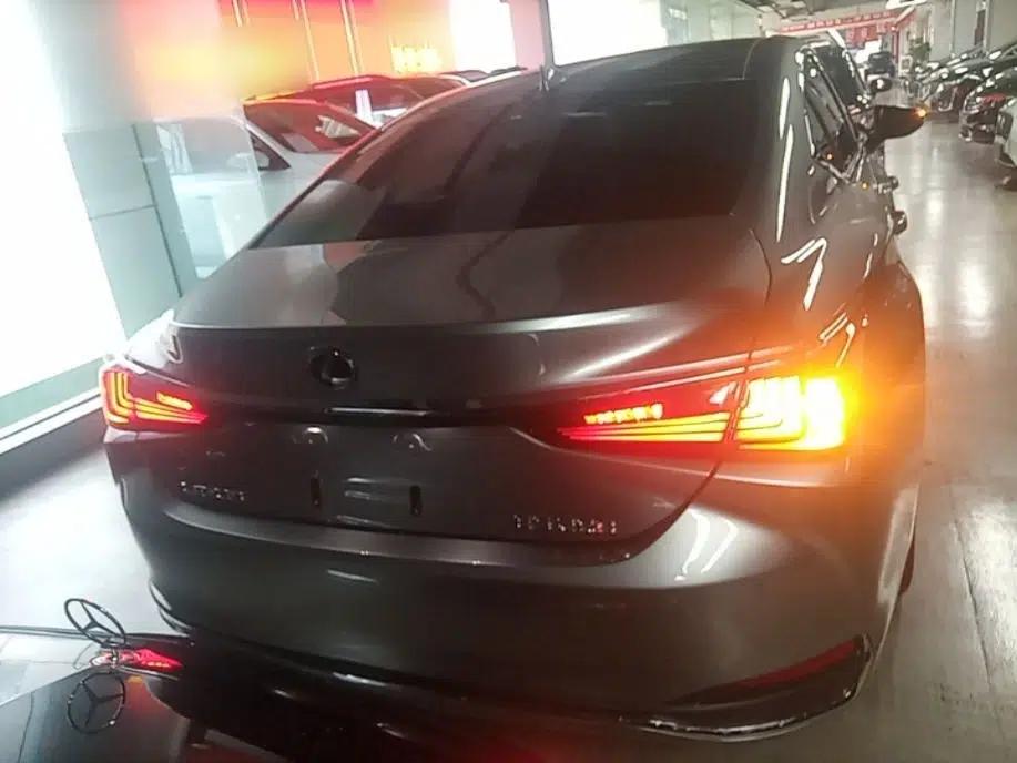 Lexus ES 2020 200 Luxury Edition — миниатюра 5