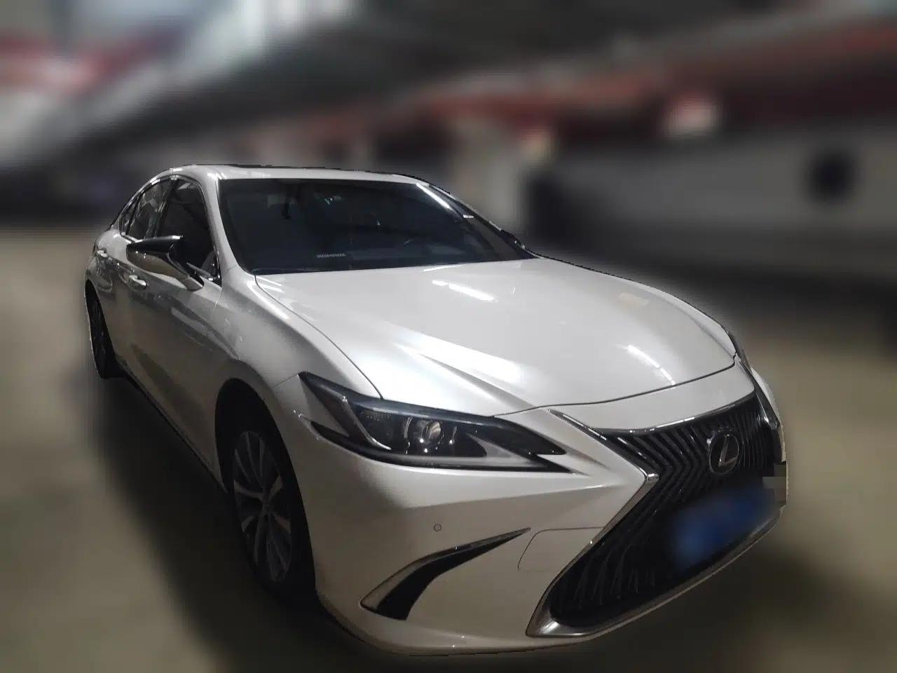 Lexus ES 2020 200 Excellence Edition — миниатюра 3