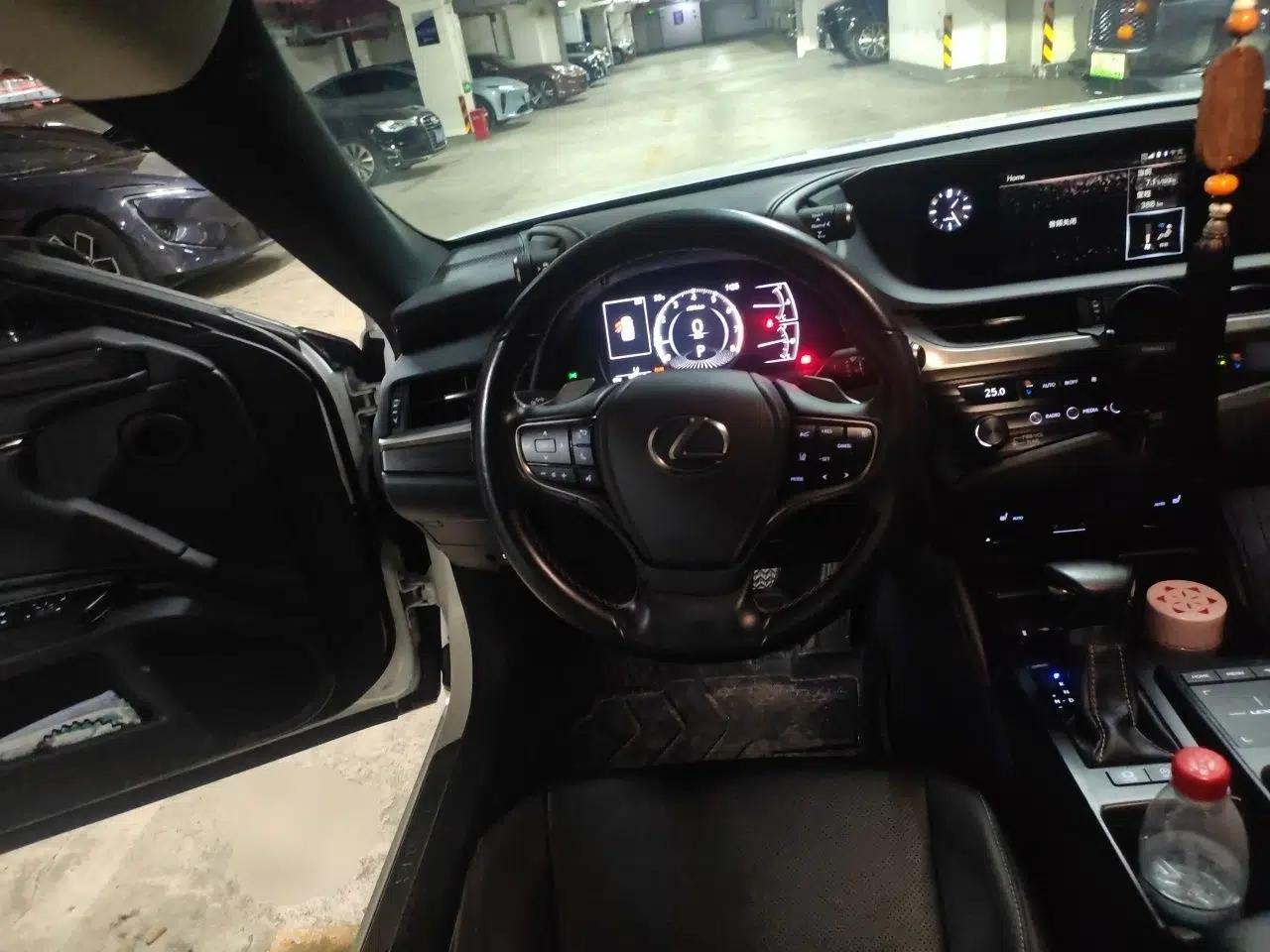 Lexus ES 2020 200 Excellence Edition — миниатюра 10