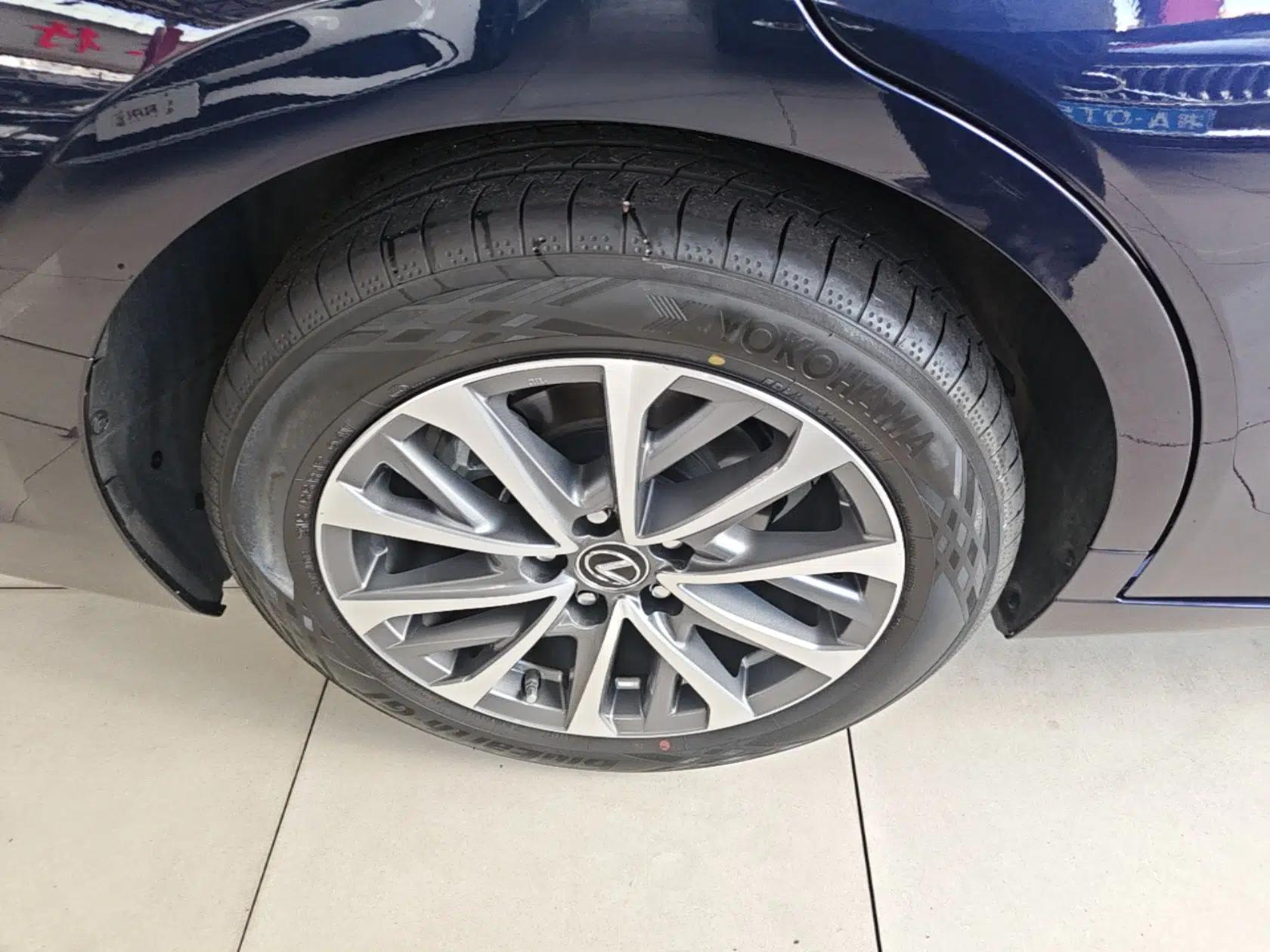 Lexus ES 2025 200 Premium Edition — миниатюра 11