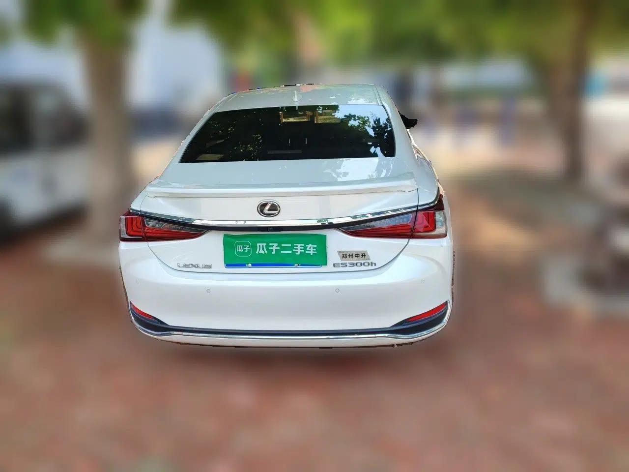 Lexus ES 2022 300h Excellence Edition — миниатюра 3