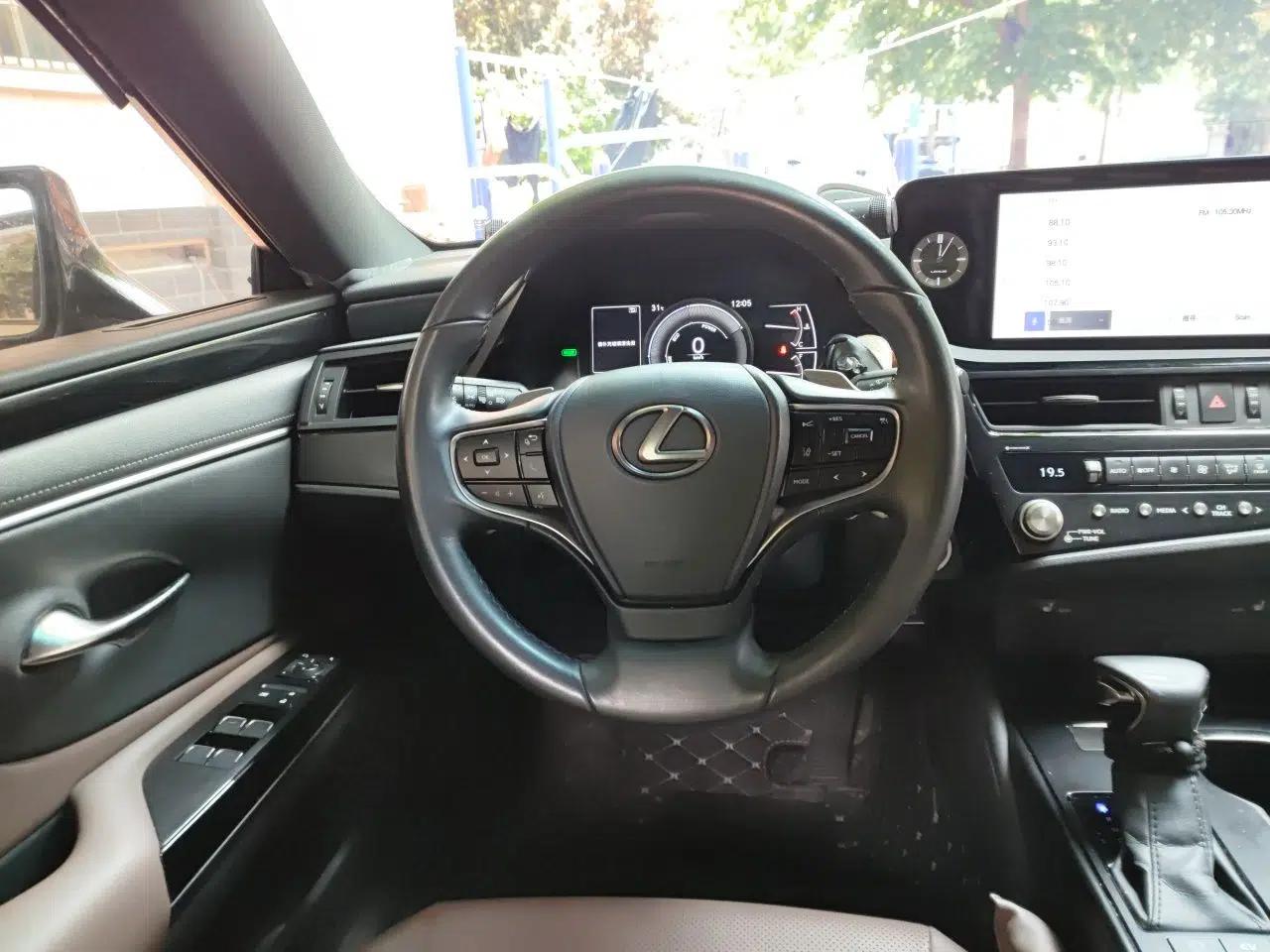 Lexus ES 2022 300h Excellence Edition — миниатюра 7