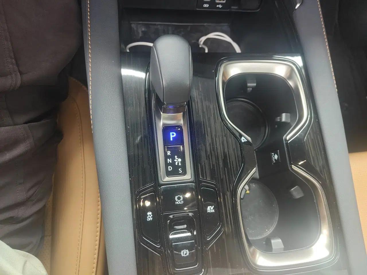 Lexus RX 2023 350h Two-Wheel Drive Comfort Edition — миниатюра 14