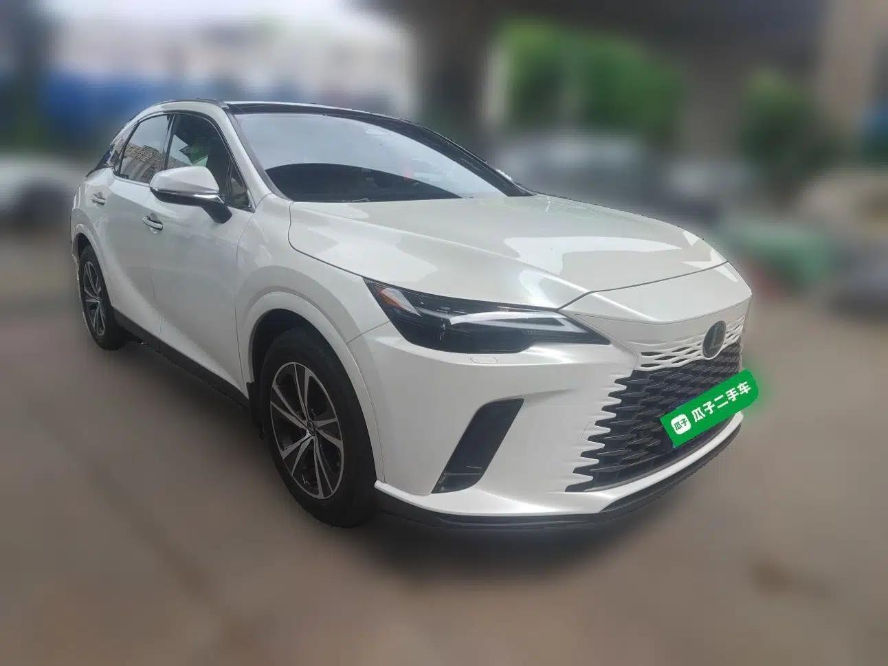 Lexus RX 2023 350h Two-Wheel Drive Comfort Edition — миниатюра 3