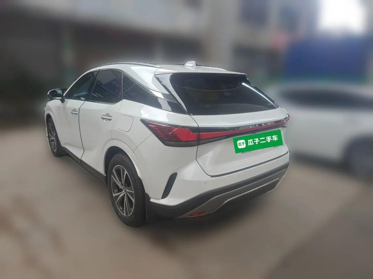 Lexus RX 2023 350h Two-Wheel Drive Comfort Edition — миниатюра 4