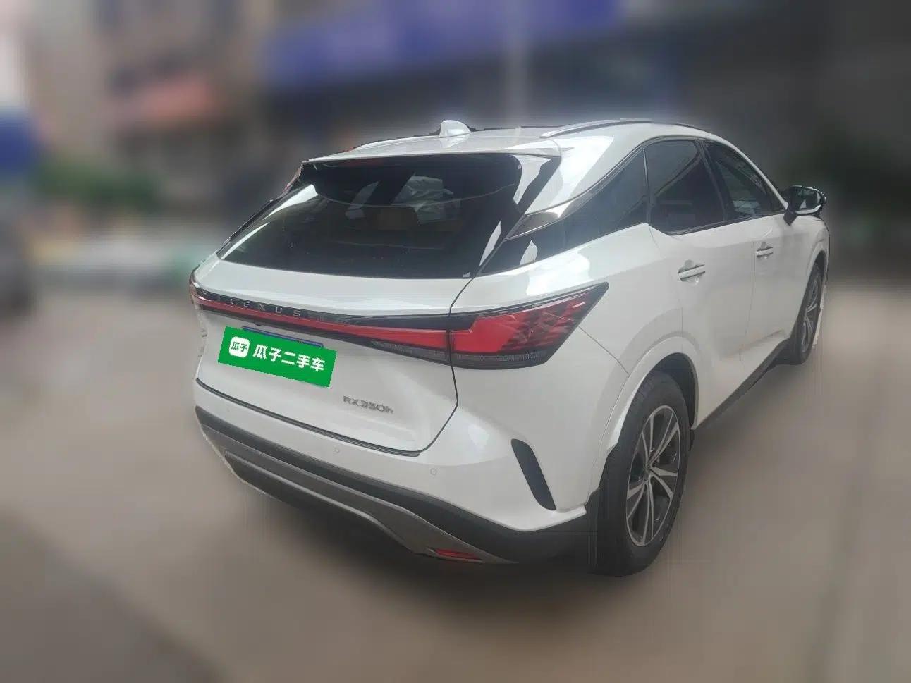 Lexus RX 2023 350h Two-Wheel Drive Comfort Edition — миниатюра 6
