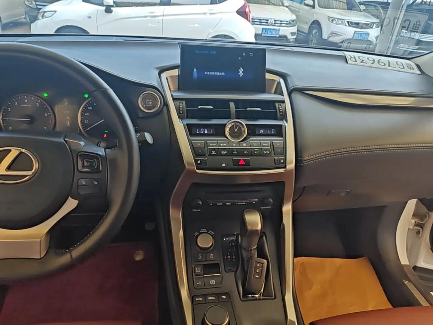 Lexus NX 2015 200 All-Wheel Drive Fēngshàng Edition — миниатюра 15