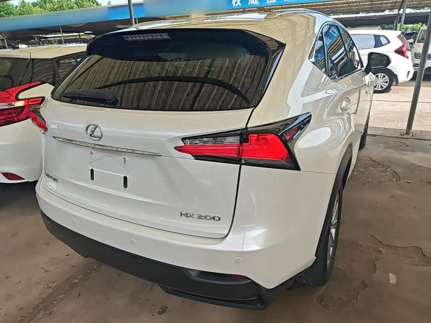 Lexus NX 2015 200 All-Wheel Drive Fēngshàng Edition — миниатюра 6