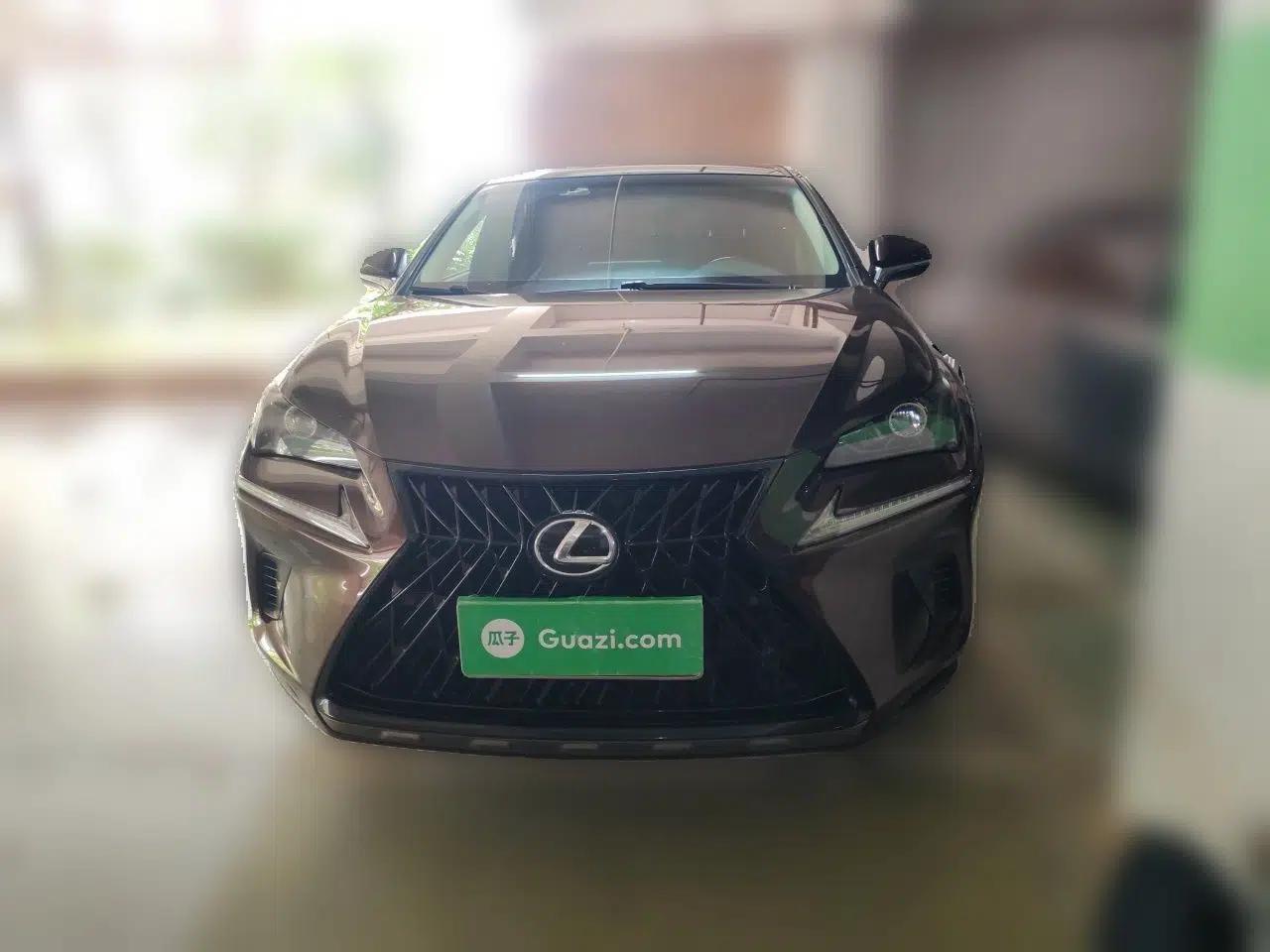 Lexus NX 2017 300 Front-Wheel-Drive Limited Edition — миниатюра 2